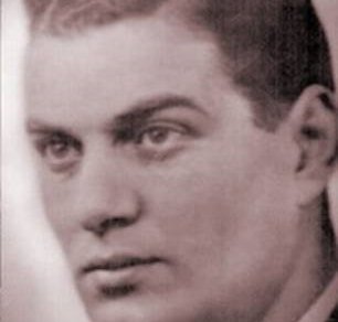 Zwartwit portretfoto van Dordtse verzetsstrijder Abraham Wijnberg