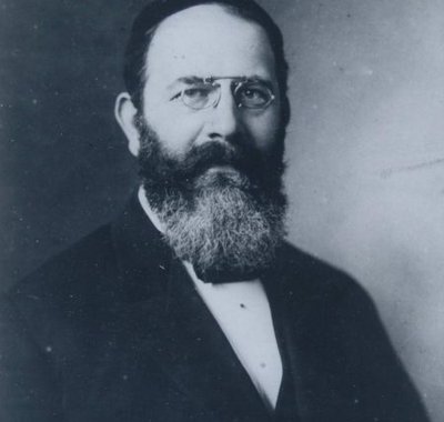 Portretfoto van Samuel Dasberg, rabbijn van de Dordtse joodse gemeente.