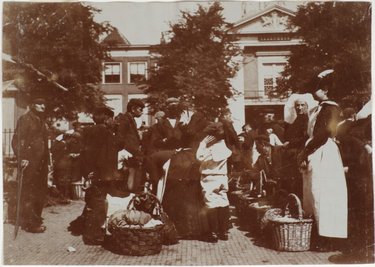 Visverkopers op het Scheffersplein