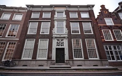 Het West-Indische Huis aan de Wijnstraat 87 Het West-Indische Huis aan de Wijnstraat 87
