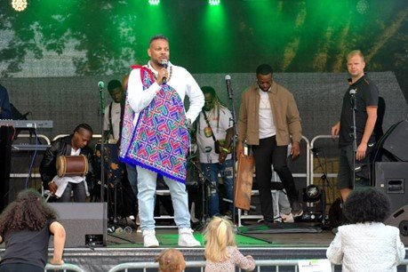 Sidney Breidel tijdens het Keti Koti Festival Dordrecht 2024 Sidney Breidel tijdens het Keti Koti Festival Dordrecht 2024