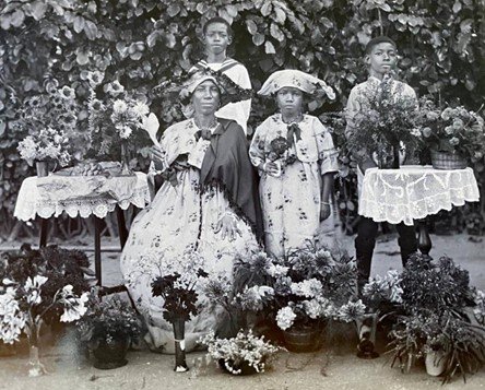 Martha Christiana Johanna Braafheid (kleindochter van Elisabeth Braafheid) en kinderen Paul Michel, Franklin Andre David en Emeline Margaretha Hiwat Martha Christiana Johanna Braafheid (kleindochter van Elisabeth Braafheid) en kinderen Paul Michel, Franklin Andre David en Emeline Margaretha Hiwat