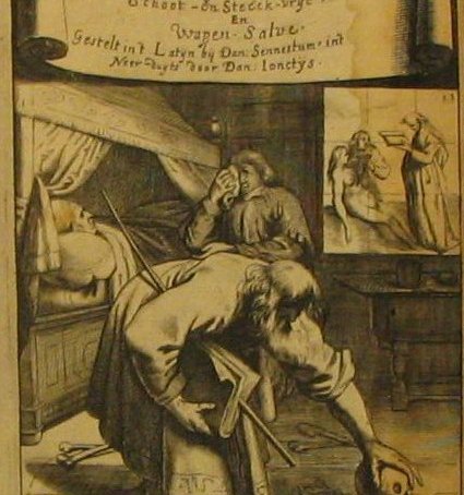 Een tekening van een man in bed, twee mannen ernaast, een van hen raapt iets op van de grond.
