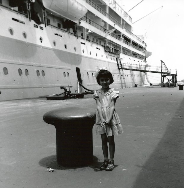 Annemarie in de haven van Singapore