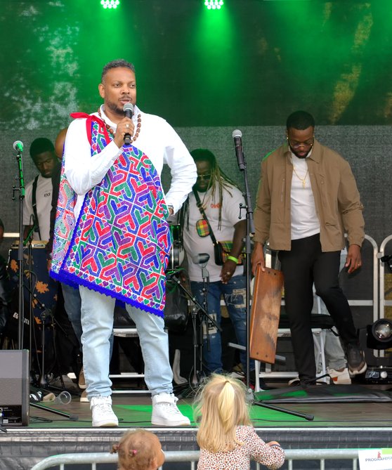 Sidney Breidel tijdens het Keti Koti Festival Dordrecht 2024 Sidney Breidel tijdens het Keti Koti Festival Dordrecht 2024