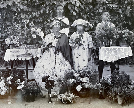 Martha Christiana Johanna Braafheid (kleindochter van Elisabeth Braafheid) en kinderen Paul Michel, Franklin Andre David en Emeline Margaretha Hiwat