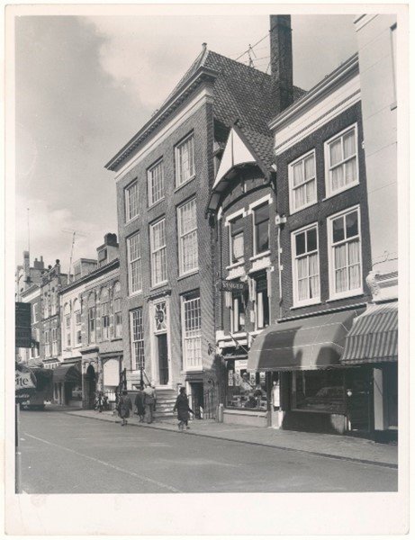 Het pand van Pictura op de Voorstraat